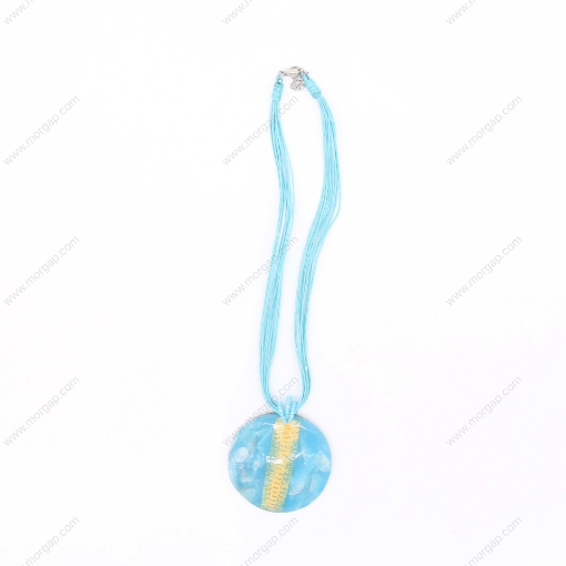 صورة قلادة مصنوعة يدوياً