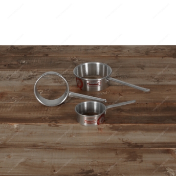 صورة قطاعة عجين بيد