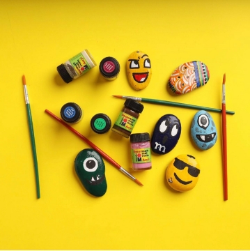 صورة مجموعة الرسم على الصخور