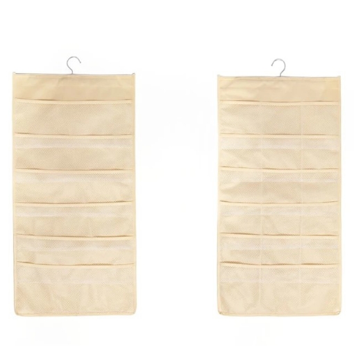 صورة علاقة تعليق الملابس في الخزانة