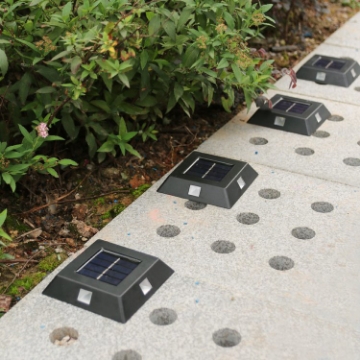 صورة LED Solar Waterproof Lighting Four Sides Wall Lamps For Garden Decoration