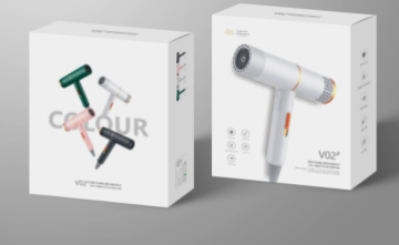 صورة Blowing Hair Dryer