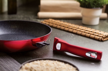 صورة مقلاة قياس 28 سم  عنابي