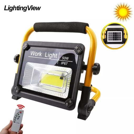 صورة كشاف إضاءة مع لوحة شمسية