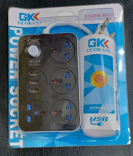 صورة مقبس كهرباء  4 اتجاهات مع 3 منافذ USB